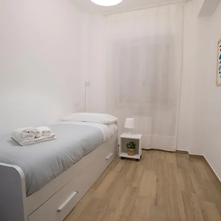 Kalos Apartment *